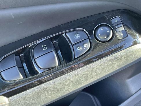 Used 2024 Nissan Altima 2.5 SR image 16