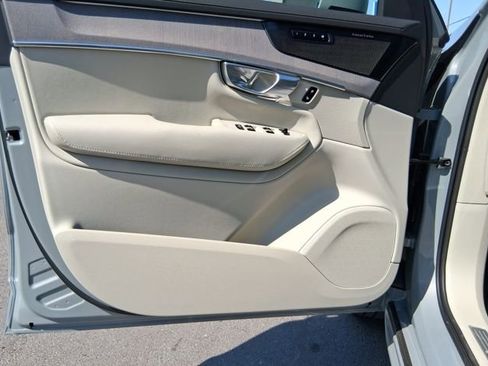 New 2026 Volvo XC90 B6 Ultra w/ Protection Package AWD/4WD image 14