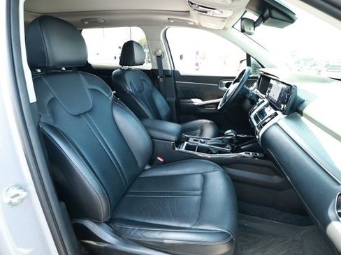 Used 2023 Kia Sorento SX AWD/4WD image 29