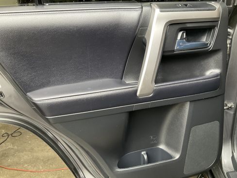 Used 2018 Toyota 4Runner SR5 Premium AWD/4WD image 35