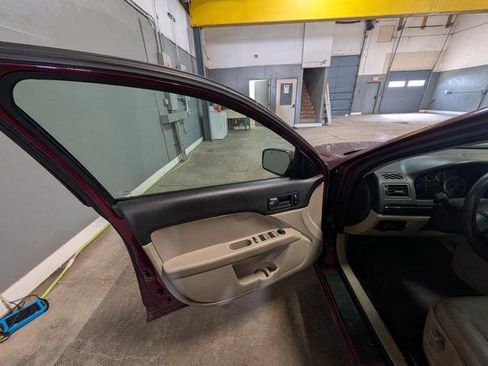Used 2006 Ford Fusion SEL FWD image 22