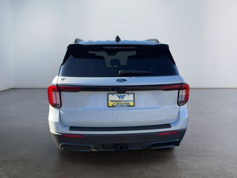 New 2026 Ford Explorer ST-Line w/ ST-Line Street Pack AWD/4WD image 4