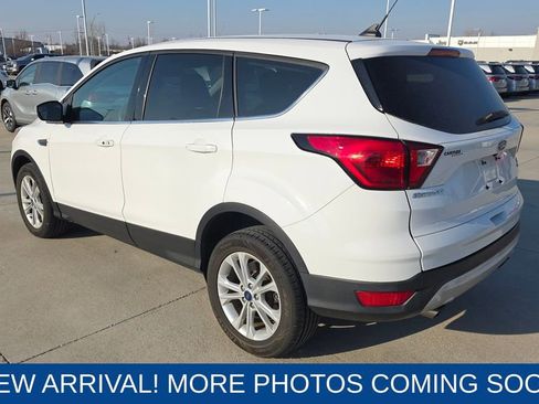 Used 2019 Ford Escape SE image 3
