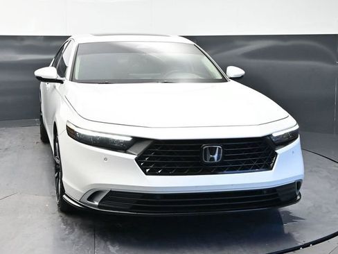 Used 2024 Honda Accord Touring image 2