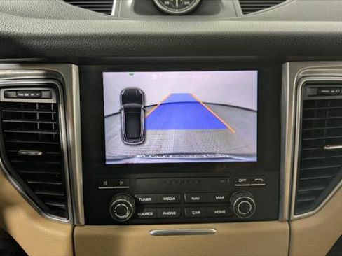 Used 2018 Porsche Macan Sport Edition w/ Driver Memory Package image 30