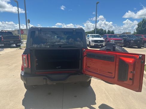 Used 2024 Ford Bronco Outer Banks AWD/4WD image 13