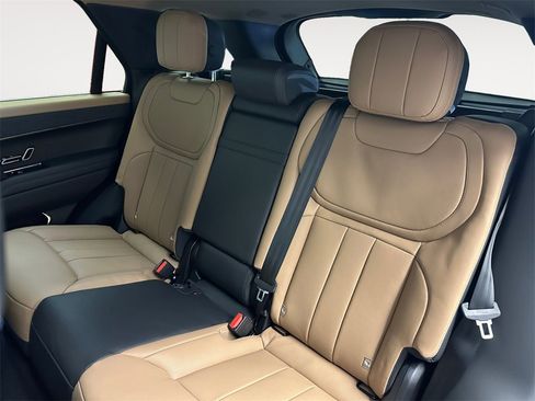 New 2025 Land Rover Range Rover Sport Dynamic SE image 13