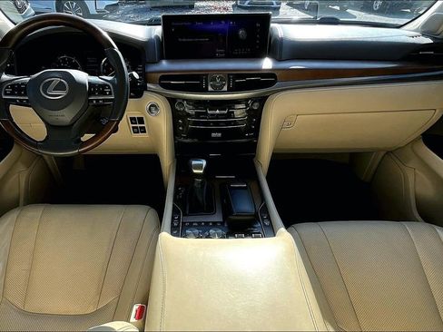 Used 2018 Lexus LX 570 4WD image 18