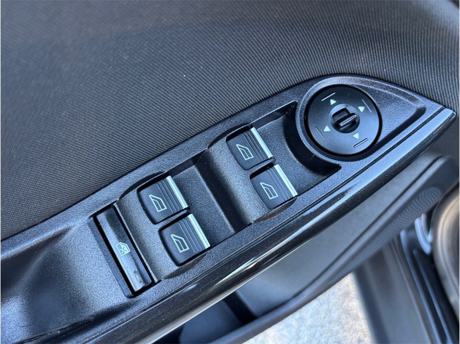 Used 2015 Ford Focus Titanium w/ Titanium Cold Weather Package FWD image 18