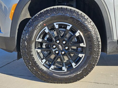 New 2026 Chevrolet Traverse Z71 w/ Driver Confidence Package image 18