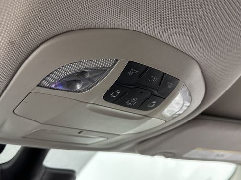 Used 2022 Chrysler Pacifica Touring-L FWD image 17