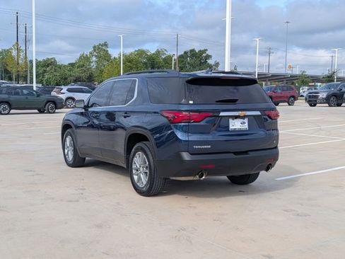 Used 2023 Chevrolet Traverse LT FWD image 4