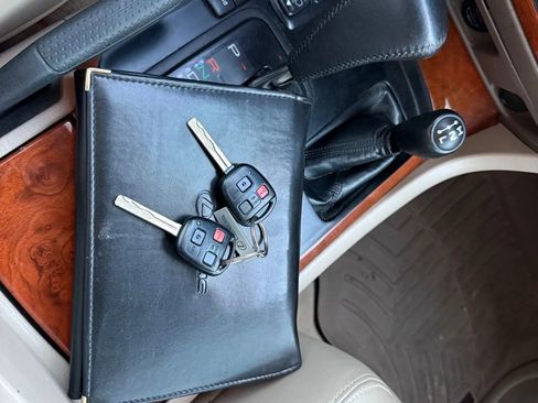 Used 1999 Lexus LX 470 4WD image 29