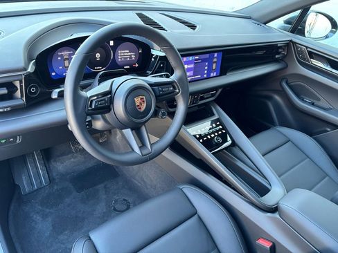 New 2026 Porsche Macan 4 Electric AWD/4WD image 4
