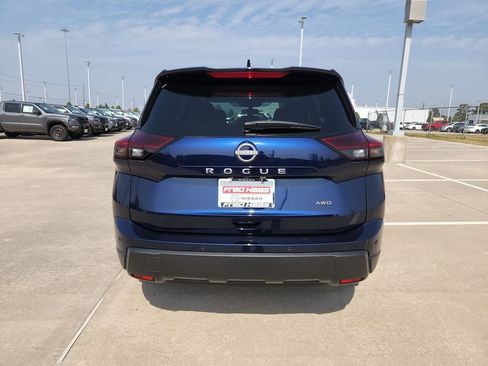 Used 2025 Nissan Rogue SV image 6