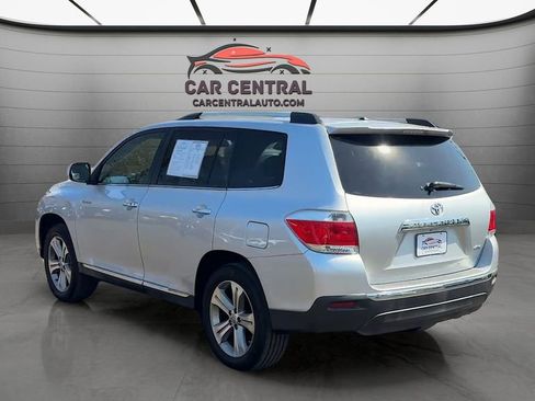 Used 2011 Toyota Highlander Limited w/ Tow Pkg image 3