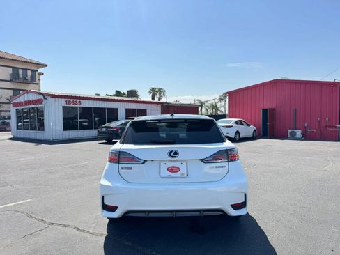 Used 2015 Lexus CT 200h w/ Navigation Package FWD image 5