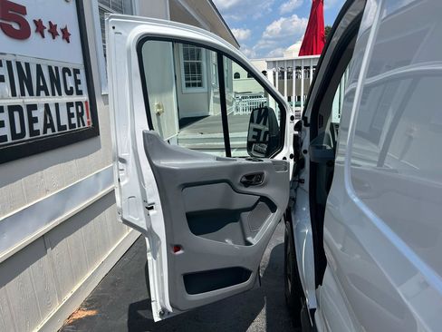 Used 2018 Ford Transit 150 130 Low Roof RWD image 8