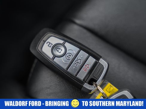 Used 2019 Ford Edge Titanium w/ Cold Weather Package image 45