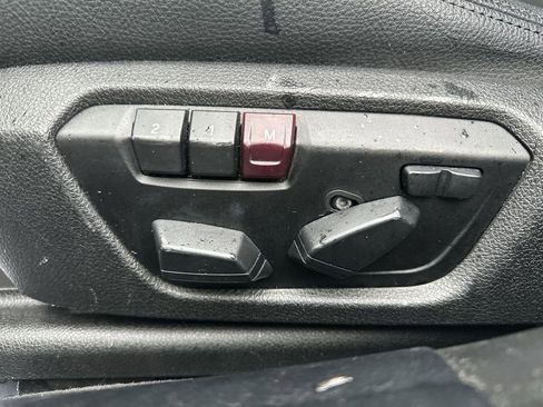 Used 2014 BMW 320i Sedan image 12