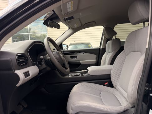 Used 2023 Honda Pilot LX image 15