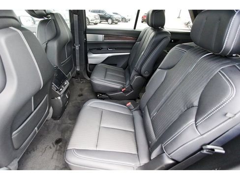 New 2027 Cadillac Vistiq Sport AWD/4WD image 7
