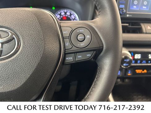 Used 2020 Toyota RAV4 XLE w/ XLE Grade Weather Package AWD/4WD image 21