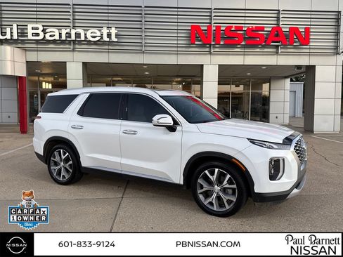 Used 2022 Hyundai Palisade SEL w/ Premium Package FWD image 3