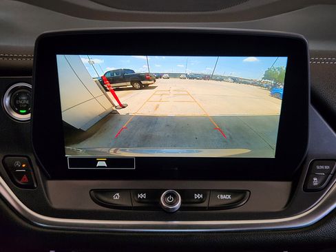 Used 2025 Chevrolet Blazer LT FWD image 18