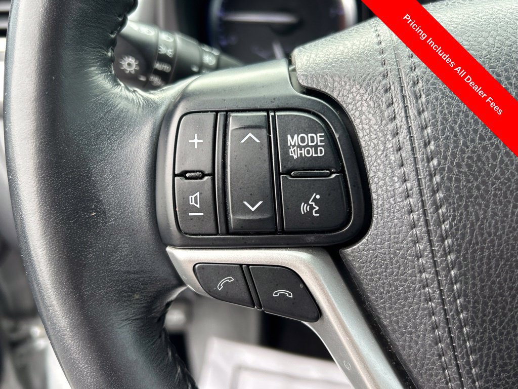 Used 2018 Toyota Highlander XLE AWD/4WD image 8