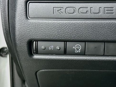 Used 2023 Nissan Rogue S AWD/4WD image 17