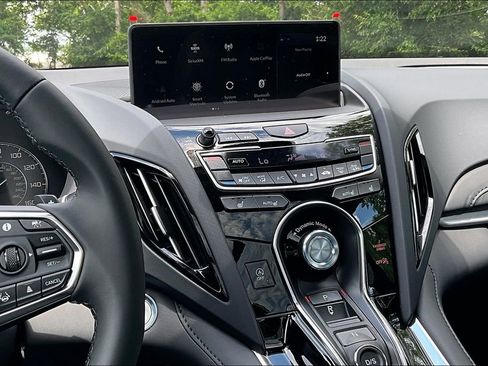 Used 2024 Acura RDX SH-AWD image 9