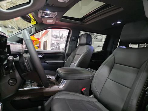 Used 2024 GMC Sierra 1500 SLT w/ SLT Premium Plus Package image 16