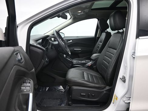 Used 2015 Ford Escape Titanium w/ Equipment Group 301A AWD/4WD image 26