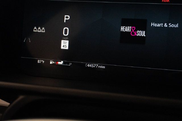 Used 2025 Land Rover Defender 110 S AWD/4WD image 21
