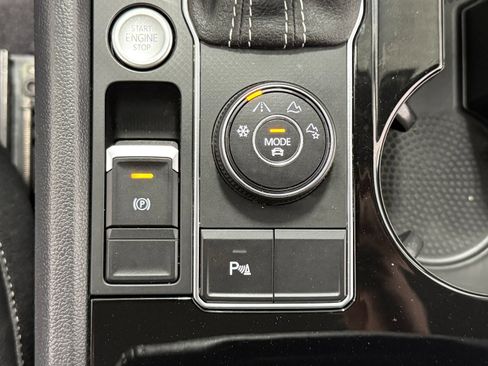 Used 2023 Volkswagen Atlas SE w/ Black Wheel Package AWD/4WD image 25