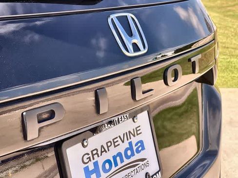 Used 2023 Honda Pilot LX image 8