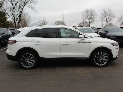 Used 2023 Lincoln Nautilus Reserve image 2