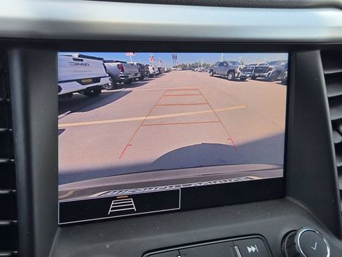 Used 2021 GMC Acadia SLE w/ Driver Convenience Package FWD image 21