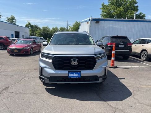 Used 2023 Honda Pilot Elite image 3