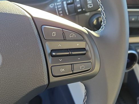 Certified 2025 Hyundai Venue Limited image 24