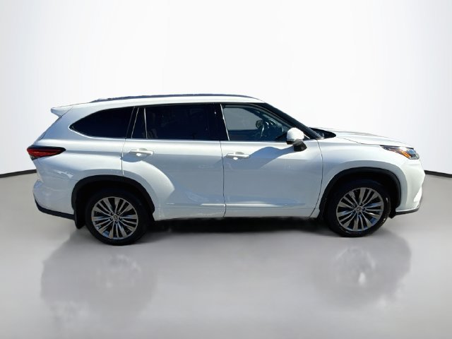 Used 2021 Toyota Highlander Platinum AWD/4WD image 8