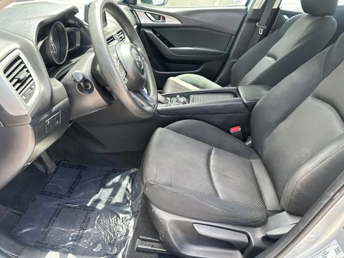 Used 2017 MAZDA MAZDA3 Sport FWD image 10