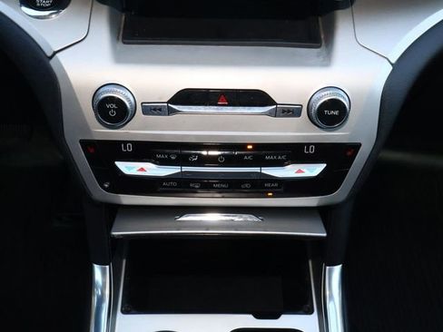 Used 2020 Ford Explorer XLT w/ Equipment Group 202A RWD image 29