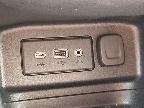 Used 2020 Chevrolet Equinox LT AWD/4WD image 24