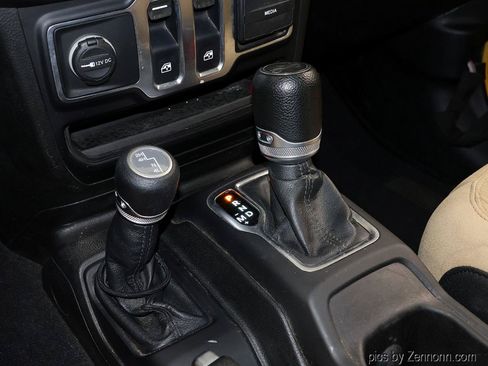 Used 2019 Jeep Wrangler Sport AWD/4WD image 27