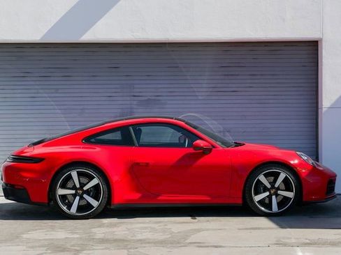 Certified 2025 Porsche 911 Carrera image 8