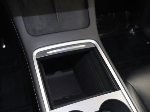 Used 2021 Tesla Model Y Long Range image 29