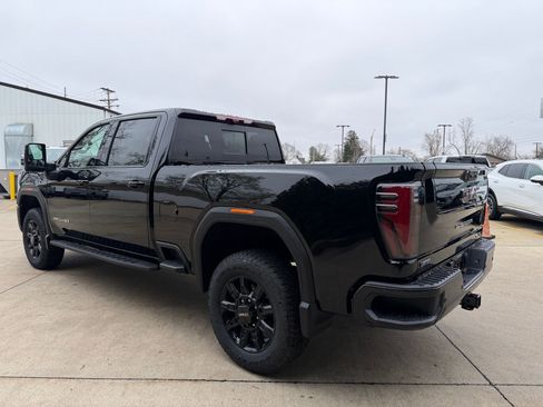 New 2026 GMC Sierra 2500 AT4 w/ AT4 Premium Plus Package AWD/4WD image 29
