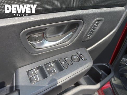 Used 2025 Honda Pilot Black Edition image 11